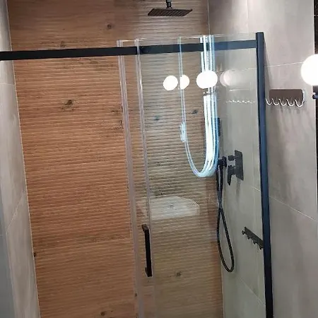 Karpatia Karbonado Z Balkonem I Widokiem Na Gory 아파트 *