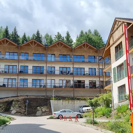 Karpatia Karbonado Z Balkonem I Widokiem Na Gory アパート *